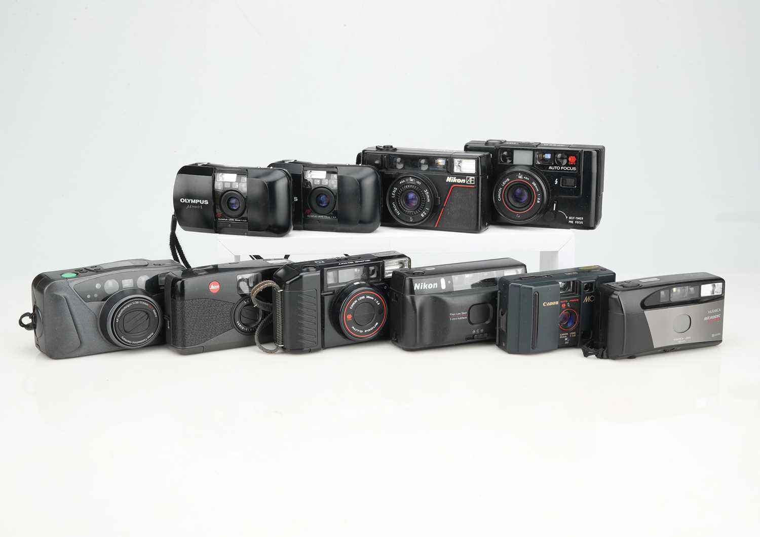 Lot 578 - A Selection of 35mm Compact Cameras