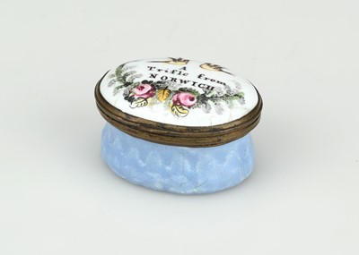 Lot 492 - A Bilston enamel oval patch box circa 1790