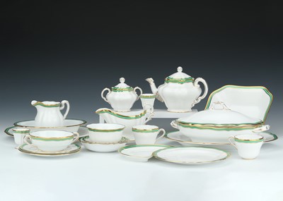 Lot 515 - A Copeland Spode 12 setting part dinner service