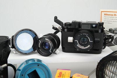 Lot 102 - A Nikonos-III 35mm Underwater Viewfinder Camera Outfit