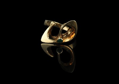 Lot 612 - 18 ct Rob-Over Set Solitaire  Emerald Abstract Dress Ring