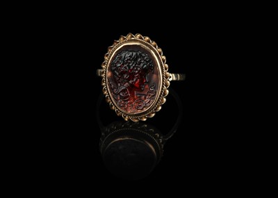 Lot 613 - 9 ct Hessonite Garnet Intaglio Signet Ring