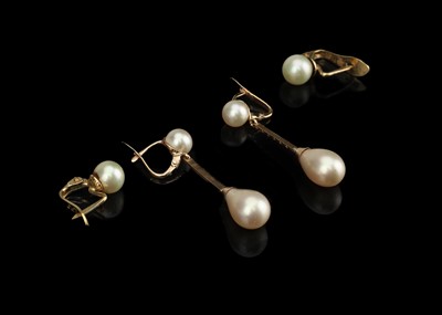 Lot 593 - Two Pairs of Faux Pearl Earrings