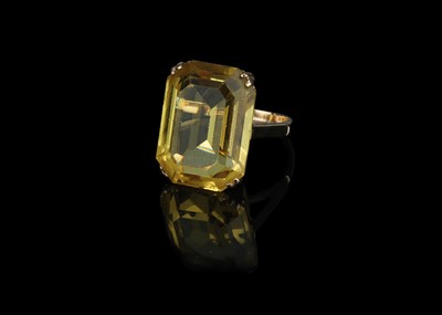 Lot 617 - 9 ct Gold Mounted Princess Cut Citrine Dress Ring