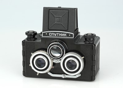 Lot 222 - A 35mm Converted Sputnik Medium Format Stereoscopic Camera