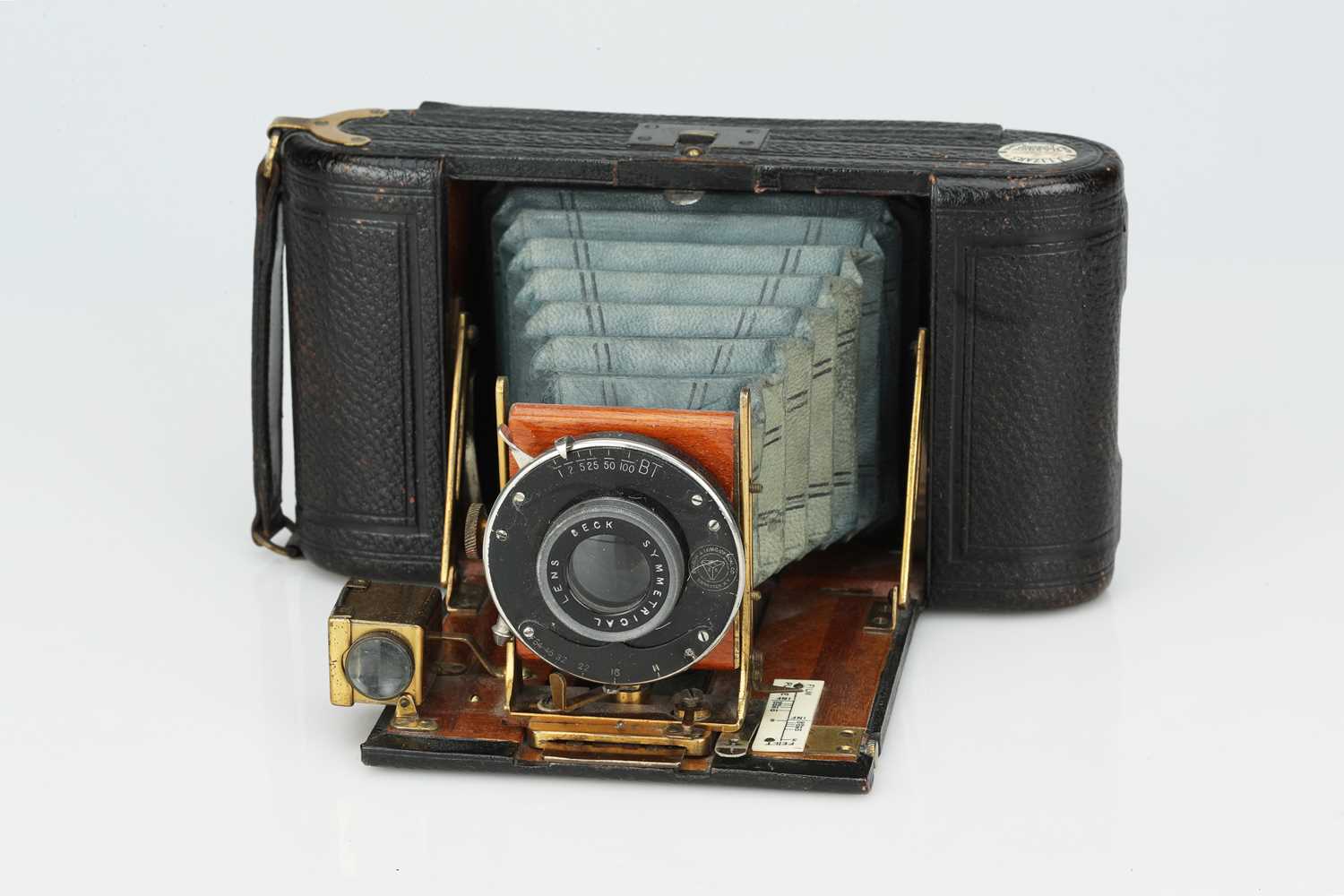 Lot 304 - A J. Lizars Challenge Dayspool Folding Camera