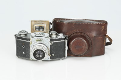 Lot 173 - A Kine Exakta (Exacta) Model C 35mm SLR Camrea