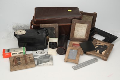 Lot 548 - A Mixed Selection of Photographic Accessories