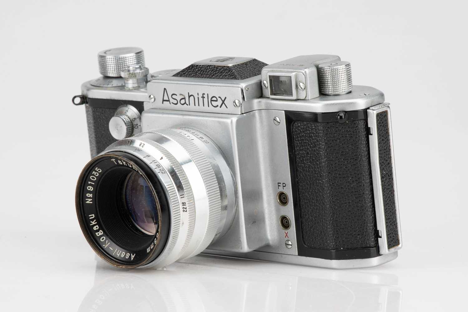 Lot 130 - An Asahi Asahiflex IIA Camera