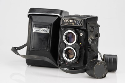 Lot 207 - A Yashica Mat-124 G Medium Format TLR Camera