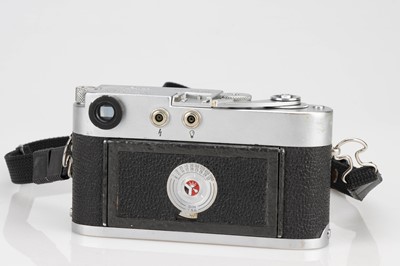 Lot 5 - A Leica M2 35mm Rangefinder Camera