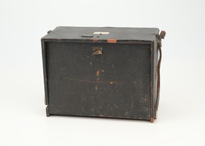 Lot 357 - A Gilles & Fils Camera