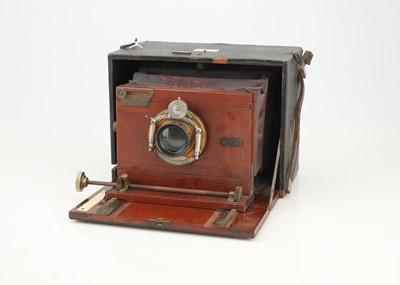 Lot 357 - A Gilles & Fils Camera