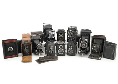 Lot 292 - A Large Selection of Various Cameras