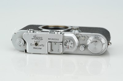 Lot 25 - A Leica IIIa Rangefinder Camera