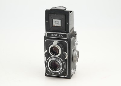 Lot 228 - A Zeiss Ikon Ikoflex IIa Medium Format TLR