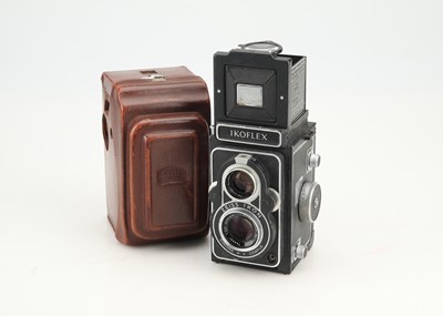 Lot 228 - A Zeiss Ikon Ikoflex IIa Medium Format TLR