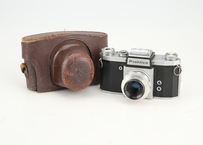 Lot 192 - A Praktica 35mm SLR Camera