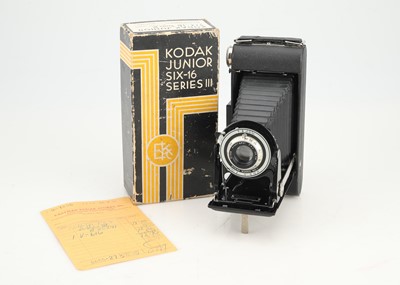 Lot 256 - A Kodak Junio Six-16 Series III Folding Camera