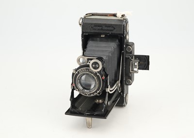 Lot 230 - A Zeiss Ikon Super Ikonta 530/15 Folding Camera