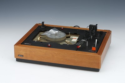 Lot 875 - A Lenco L82 R Belt Driven Turntable