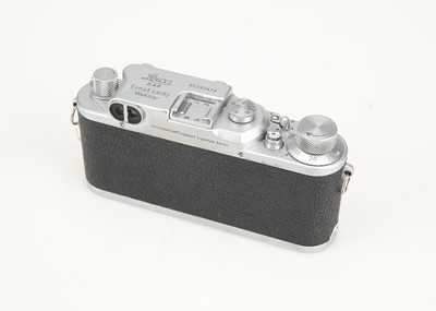 Lot 23 - A Leica IIIc 35mm Rangefinder Camera