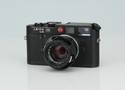 Lot 8 - A Leica M6 Rangefinder Camera