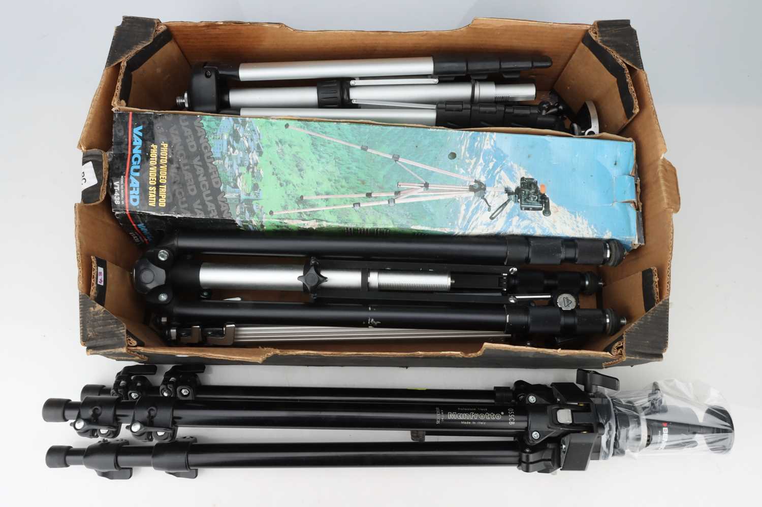 Lot 475 - A Good Selection of Six Tripods