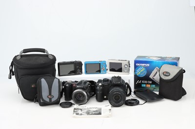 Lot 373 - A Selection of Five Digital Cameras