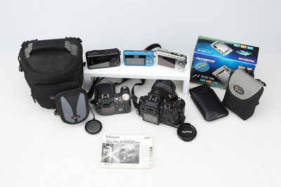 Lot 373 - A Selection of Five Digital Cameras
