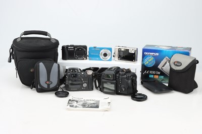 Lot 373 - A Selection of Five Digital Cameras