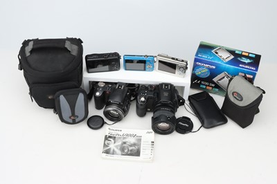 Lot 373 - A Selection of Five Digital Cameras
