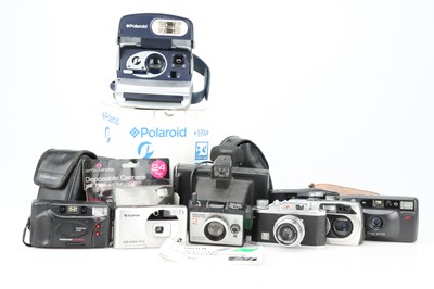 Lot 374 - A Mixed Selection of Cameras