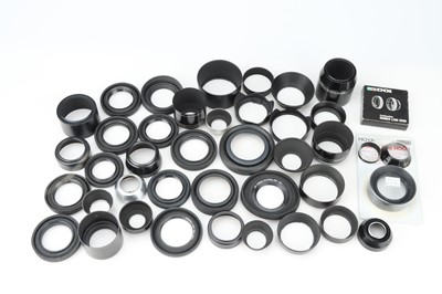 Lot 476 - A Box of Mixed Lens Hoods