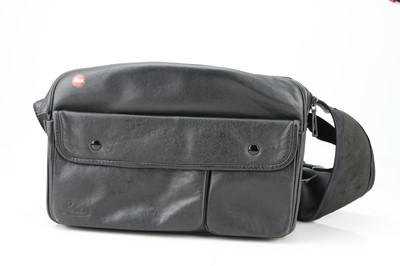 Lot 541 - A Leica Hold-All R Camera Outfit Bag