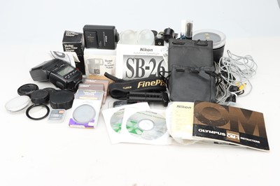 Lot 482 - A Mixed Selection of Photographic Accessories