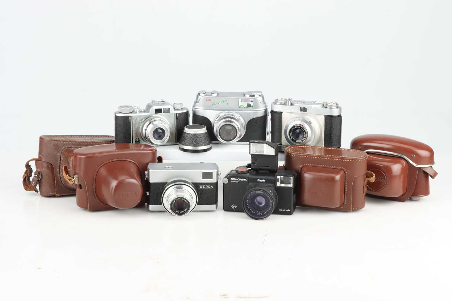 Lot 430 - A Selection of 35mm Viewfinder Cameras