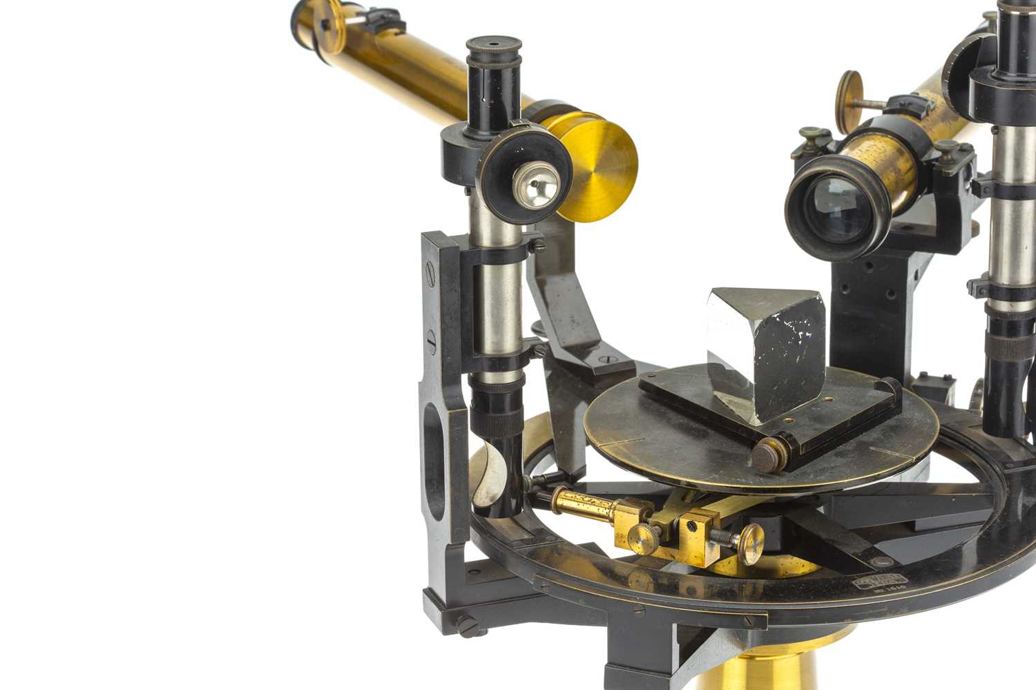 Lot 221 An Abbe Pattern Spectrometer by Carl Zeiss