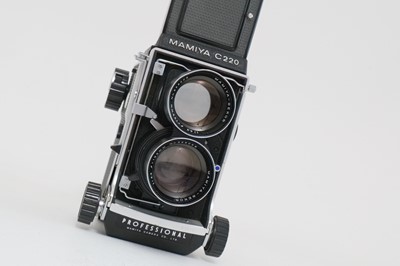 Lot 624 - A Mamiya C220 Professional Medium Format TLR Camera