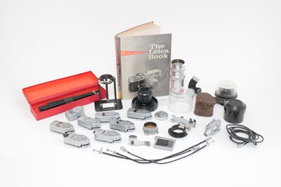 Lot 535 - A Good Selection of Leica Accessories