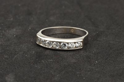 Lot 120 - 18 ct White Gold Diamond Ring