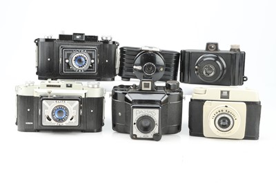 Lot 365 - A Selection of Six Bakelite Cameras