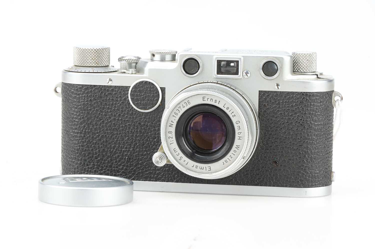 Lot 570 - A Leica Iic 35mm Rangefinder Camera,