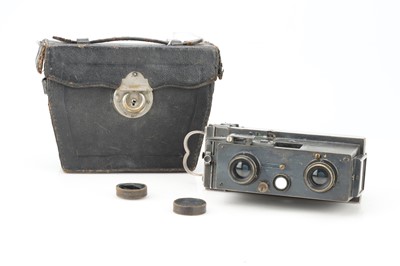 Lot 618 - A Juels Richard Verascope Stereo Camera