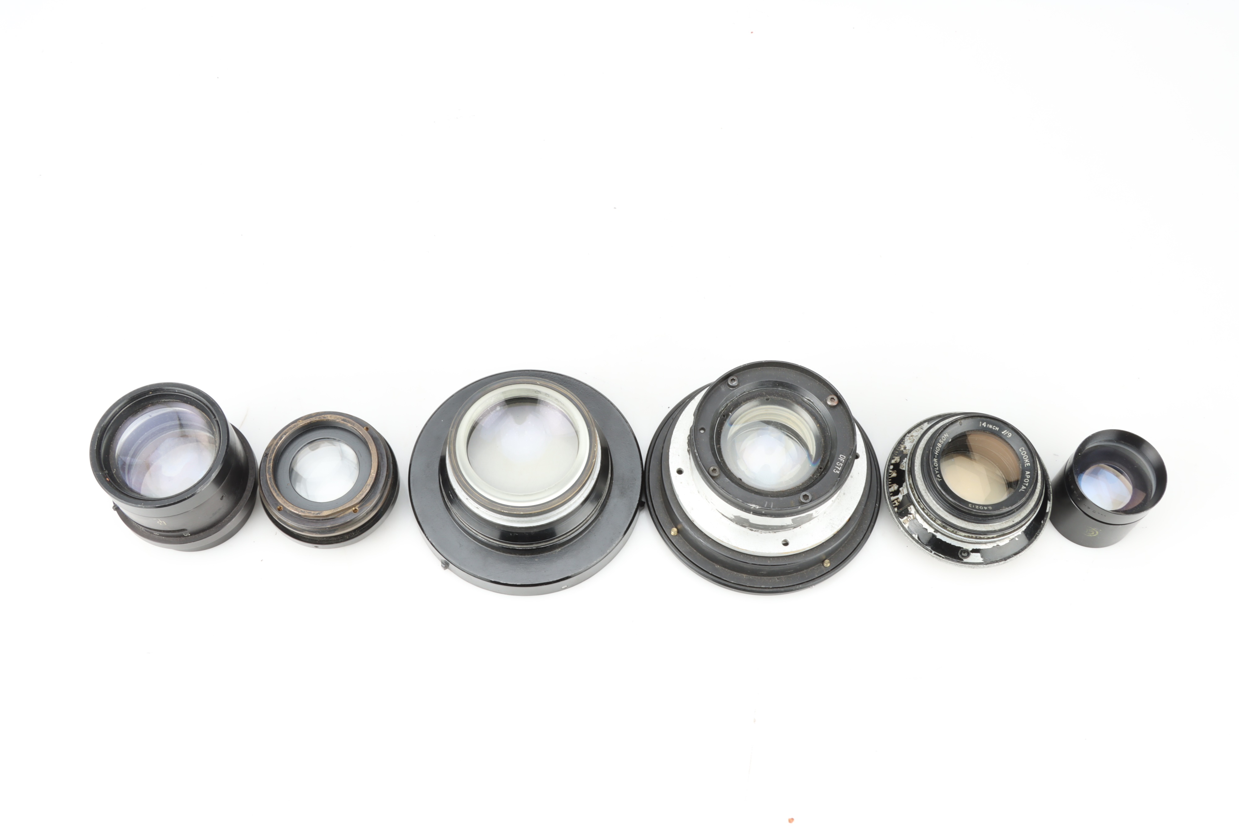 Lot 586 - A Mixed Selection of Six Lenses & Lens Parts,