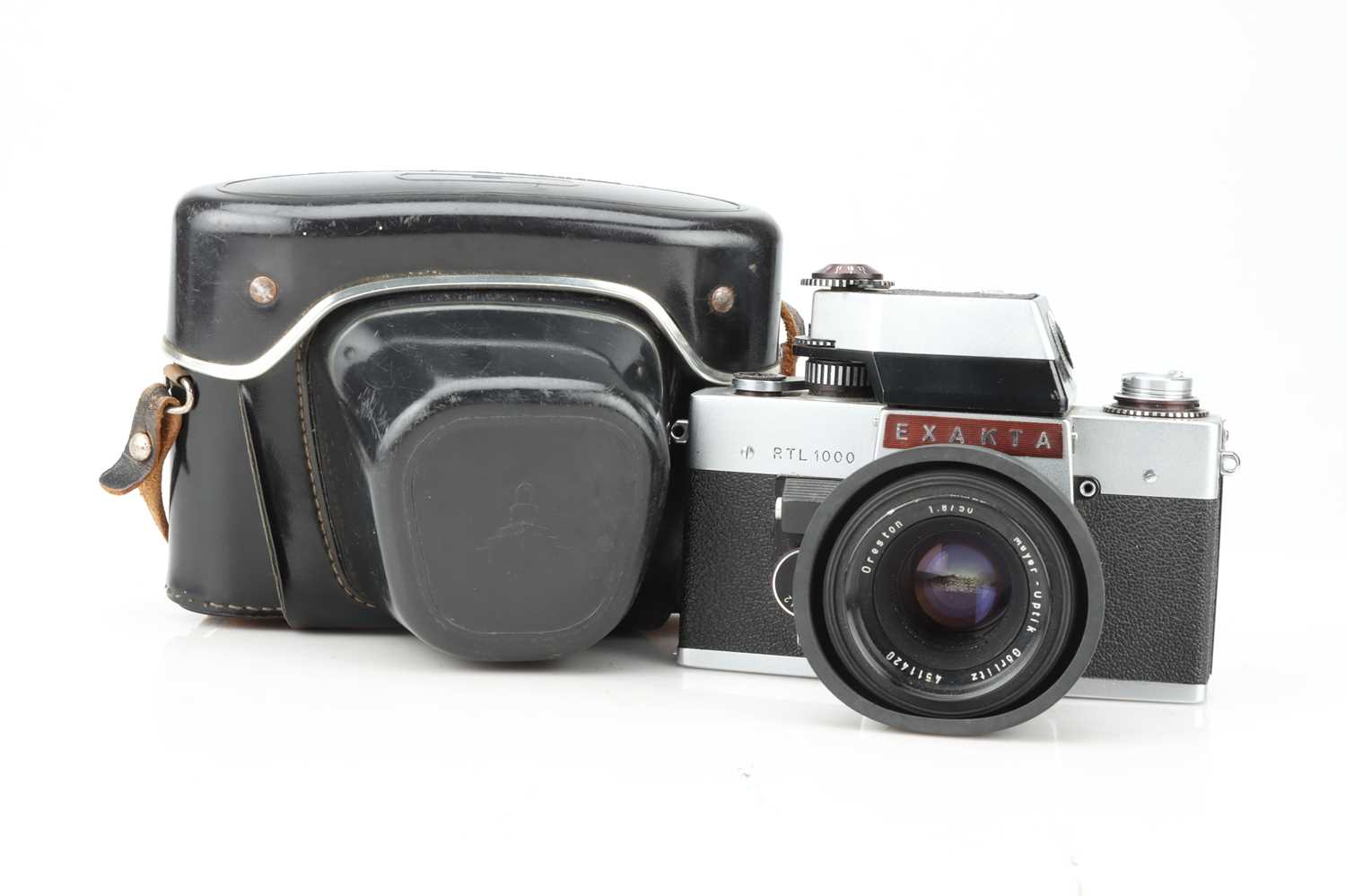 Lot 443 - An Exakta RTL 1000 35mm SLR Camera