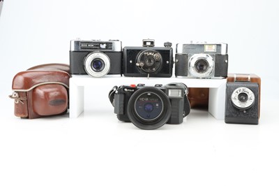 Lot 354 - A Mixed Selection of Cameras