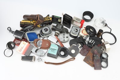 Lot 465 - A Mixed Selection of Camera Accessories