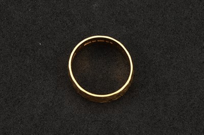 Lot 132 - 18 ct Gold Wedding Band