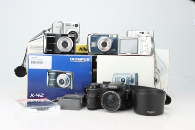 Lot 403 - A Mixed Selection of Digital Compact Cameras